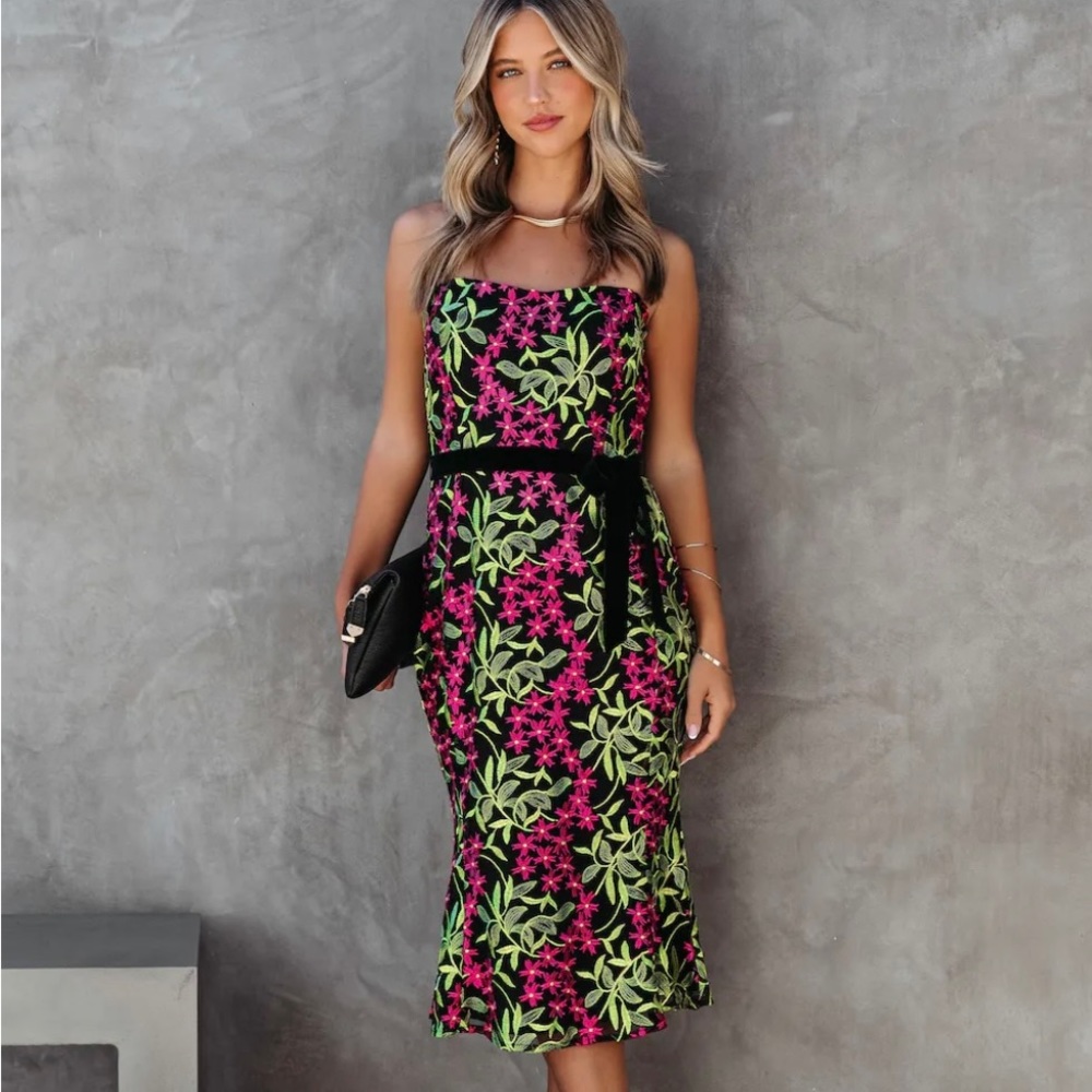 VICI Strapless Floral Midi Dress